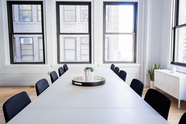 유튜브 쇼츠 조회수 1만 회 넘기는 3단계 실행 방법 - chairs, empty, office, room, table, windows, furniture, meeting room, conference room, interi