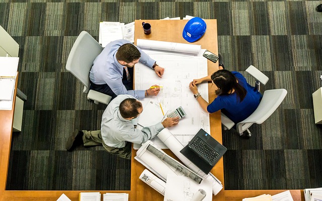 상황별 틱톡 팔로워 서비스 활용 예시 상황별 틱톡 팔로워 서비스 활용 예시 - meeting, business, architect, office, team, plan, blueprints, teamwork, group, people, project, workpl