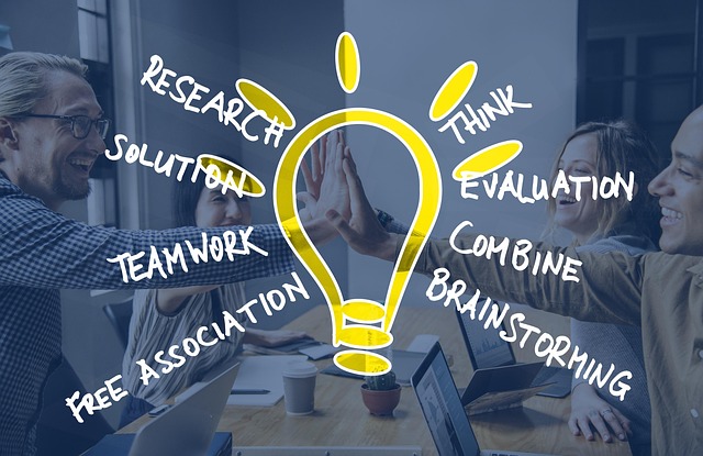단계별 스레드 팔로워 모으는 실행 방법 - brainstorming, team, people, idea, exchange of ideas, presentation, office, meet, work, group, collab