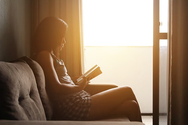인스타 스토리 조회수를 높여야 하는 이유 - reading, woman, girl, book, person, study, literature, student, female, young, education, knowledge,