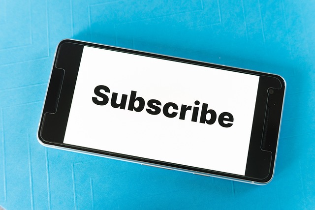 흔한 실수와 피하는 법 - mockup, screen, smartphone, website, blog, word, subscribe, social, media, channel, subscription, money, sale,