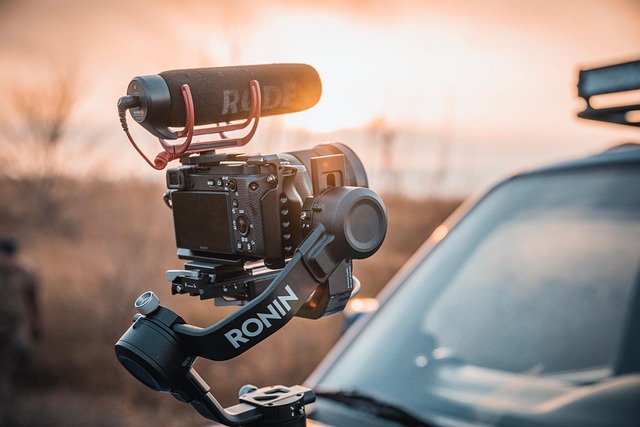 유튜브 수익창출의 핵심 조건: 2026년 업데이트 가이드 - gimbal stabilizer, photography equipment, filming equipment, dawn, outdoors, camera, vloggi