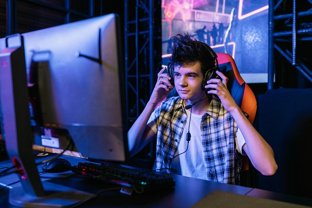 유튜브 쇼츠, 2026년 알고리즘 핵심 변화 예측 - music, e-sports, gamer, man, portrait, e-athlete, e-sports, gamer, gamer, gamer, gamer, gamer